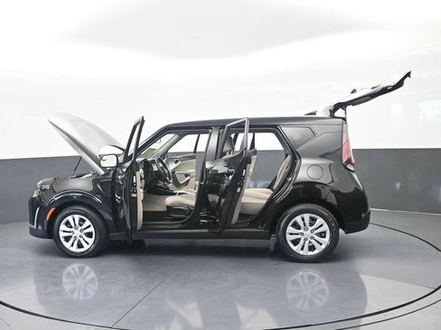 Used 2023 Kia Soul LX FWD image 61