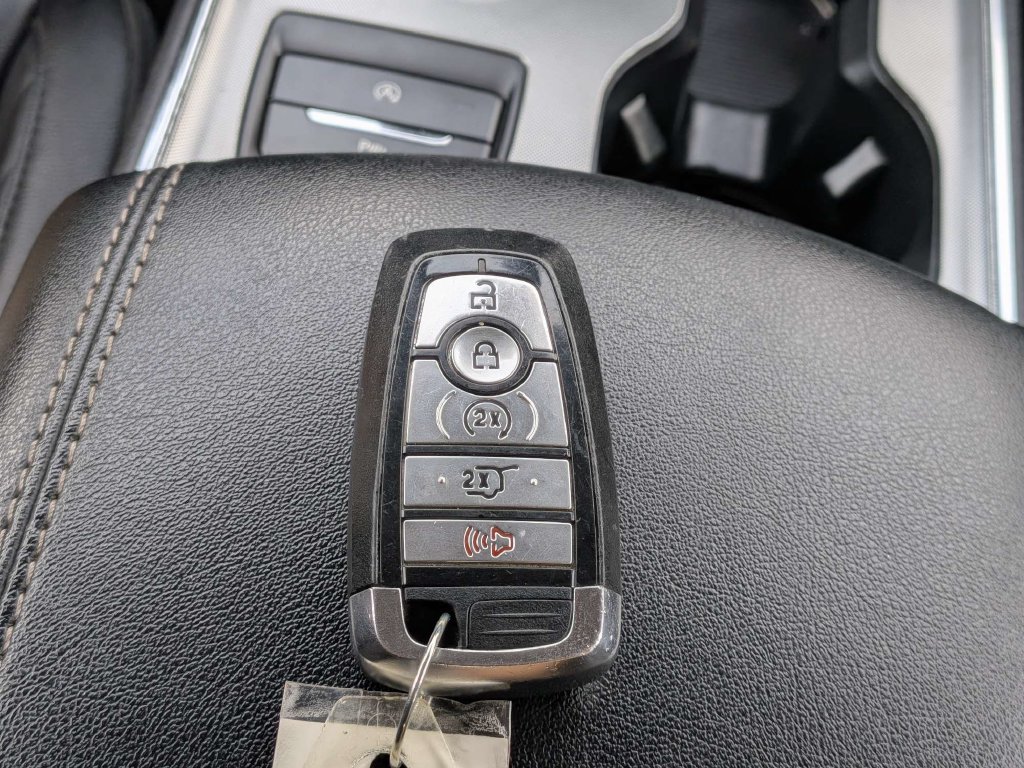 Certified 2024 Ford Edge Titanium AWD/4WD image 31