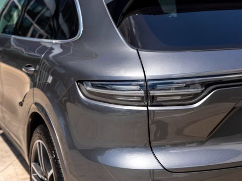 Used 2020 Porsche Cayenne Turbo AWD/4WD image 10