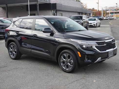 Used 2024 Kia Seltos LX image 45