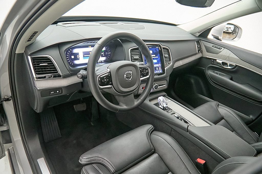Certified 2024 Volvo XC90 T8 Ultimate w/ Protection Package Premier AWD/4WD image 13