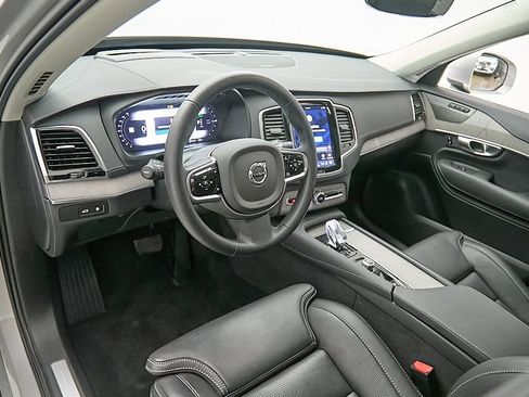 Certified 2024 Volvo XC90 T8 Ultimate w/ Protection Package Premier AWD/4WD image 13