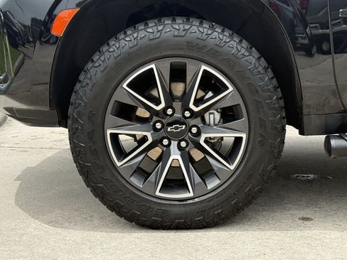 Used 2021 Chevrolet Suburban Z71 w/ Luxury Package AWD/4WD image 11