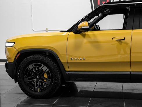 Used 2023 Rivian R1S Adventure image 18