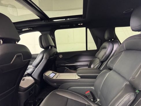 New 2025 Lincoln Navigator L Reserve w/ Jet Appearance Package AWD/4WD image 34