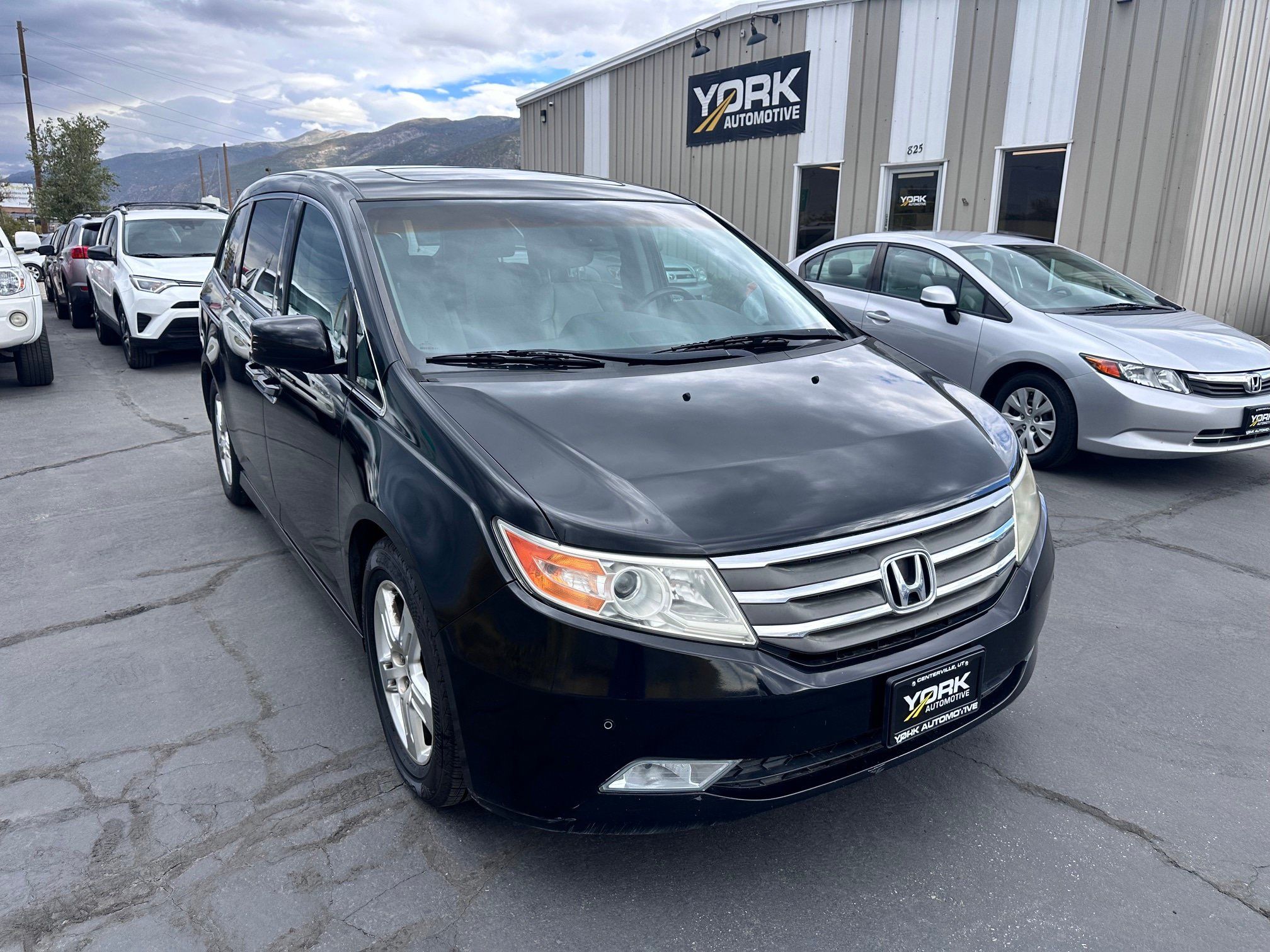 Used 2012 Honda Odyssey Touring image 1