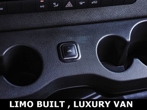 Used 2023 Mercedes-Benz Sprinter 2500 image 31