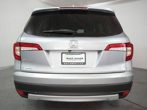 Used 2020 Honda Pilot EX image 5