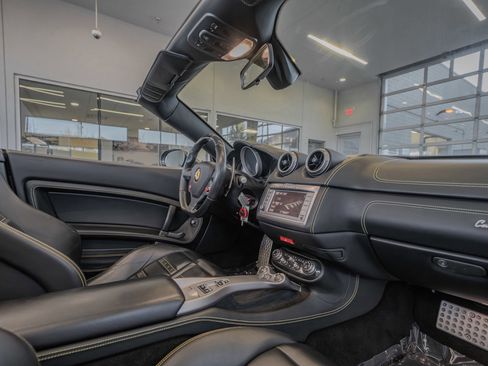 Used 2013 Ferrari California image 19