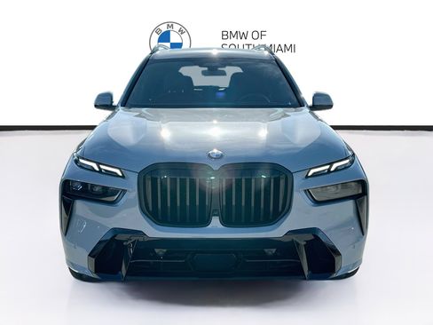 Used 2024 BMW X7 xDrive40i w/ Executive Package AWD/4WD image 2