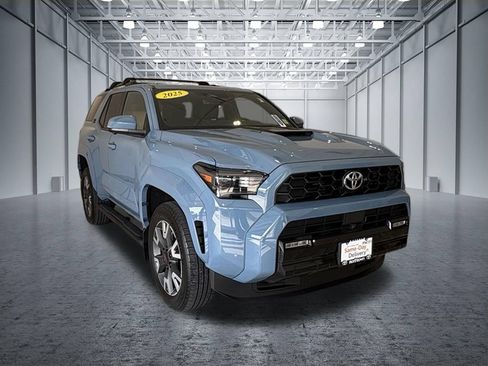 Used 2023 Toyota 4Runner SR5 Premium w/ Moonroof Package AWD/4WD image 4