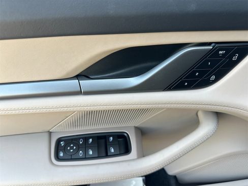 Used 2025 Porsche Taycan image 12