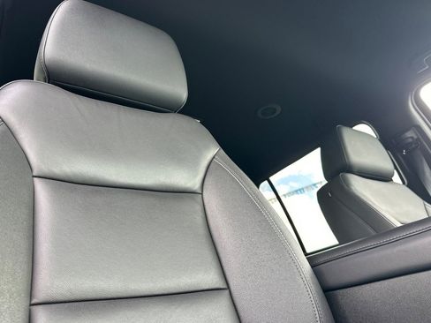 Used 2025 Chevrolet Suburban LT AWD/4WD image 18