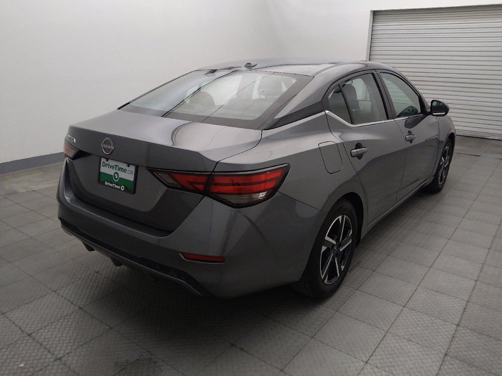 Used 2025 Nissan Sentra SV FWD image 9