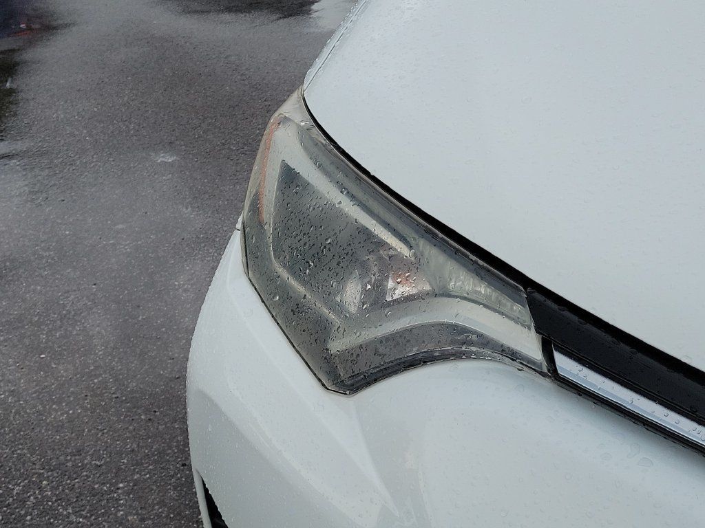 Used 2018 Toyota RAV4 LE FWD image 29