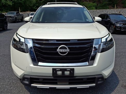 Used 2024 Nissan Pathfinder SL AWD/4WD image 5