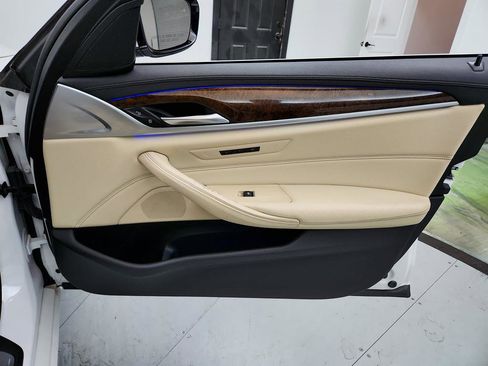 Used 2017 BMW 530i image 28