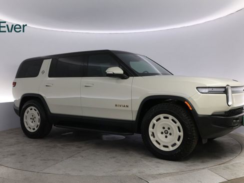 Used 2025 Rivian R1S Adventure AWD/4WD image 14