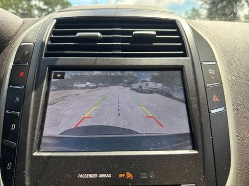 Used 2019 Lincoln MKC Select w/ Select Plus Package AWD/4WD image 13