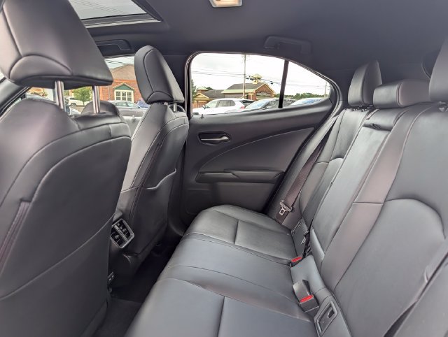 Used 2024 Lexus UX 250h FWD image 16