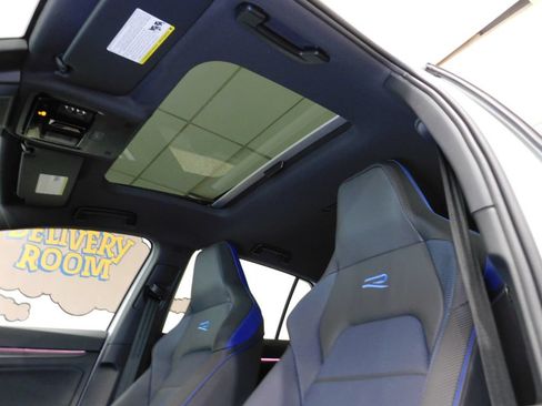 Used 2026 Volkswagen Golf AWD/4WD image 35