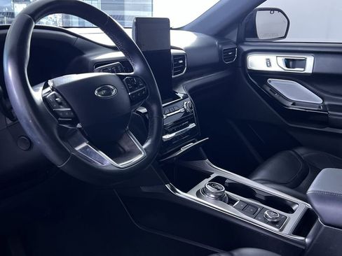 Used 2022 Ford Explorer Platinum w/ Equipment Group 601A image 34