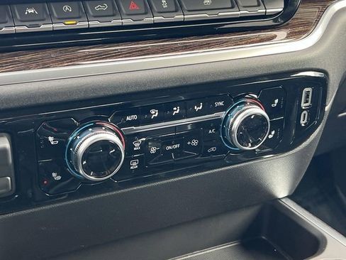 New 2026 GMC Sierra 1500 Elevation image 21