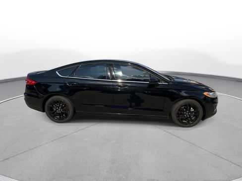 Used 2019 Ford Fusion SE w/ Equipment Group 151A FWD image 5