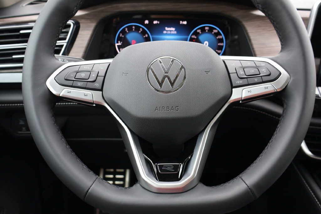 Used 2026 Volkswagen Atlas SEL Premium R-Line AWD/4WD image 23