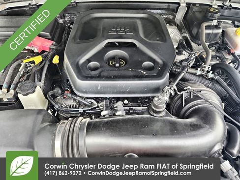 Certified 2025 Jeep Wrangler Sahara AWD/4WD image 32