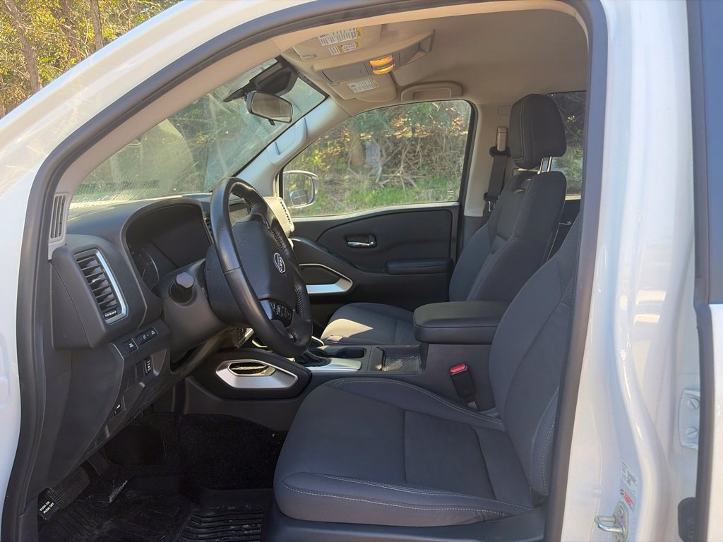Used 2023 Nissan Frontier SV w/ SV Convenience Package AWD/4WD image 10