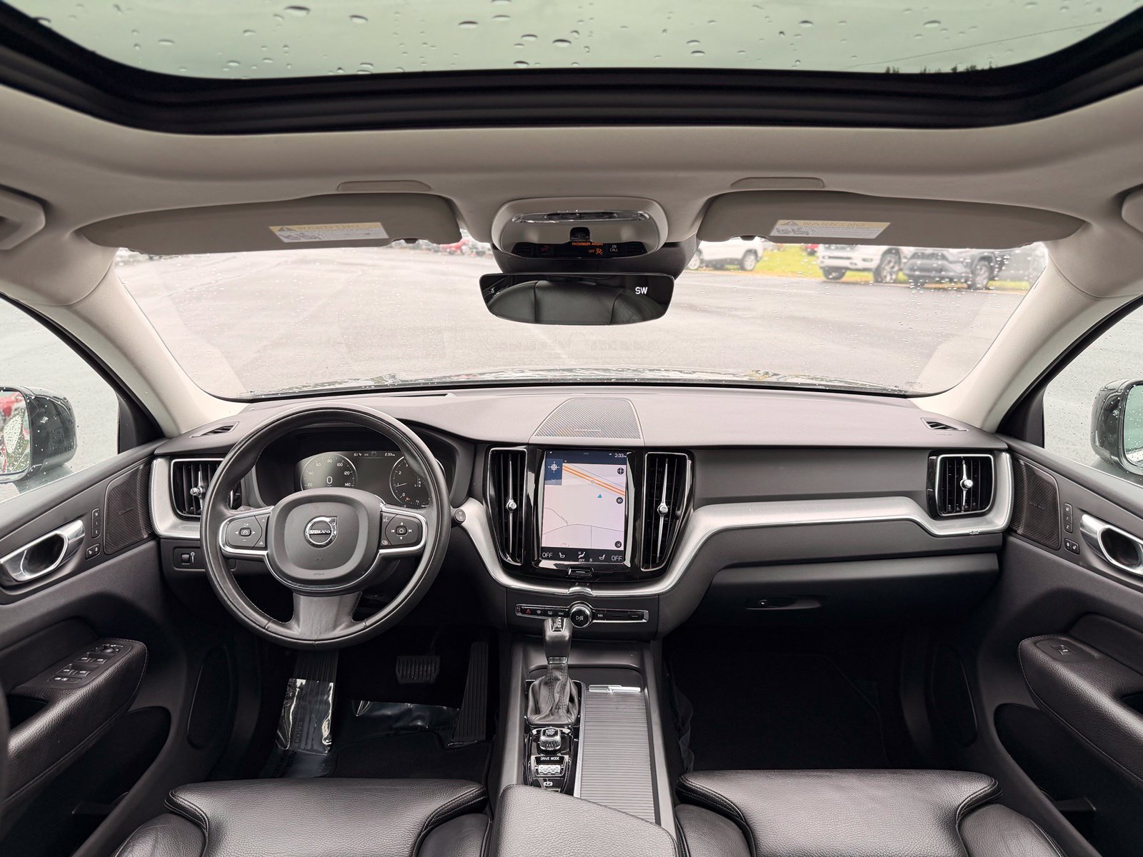 Used 2019 Volvo XC60 T5 Momentum w/ Multimedia Package AWD/4WD image 29