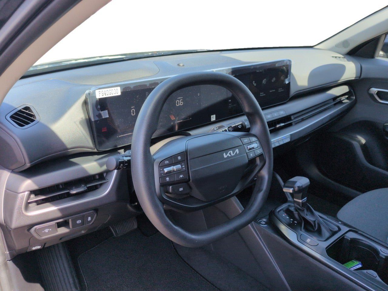 Used 2025 Kia K4 FWD image 15