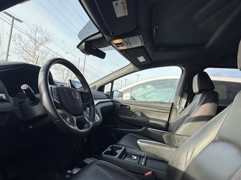 Certified 2023 Honda Odyssey Sport image 9