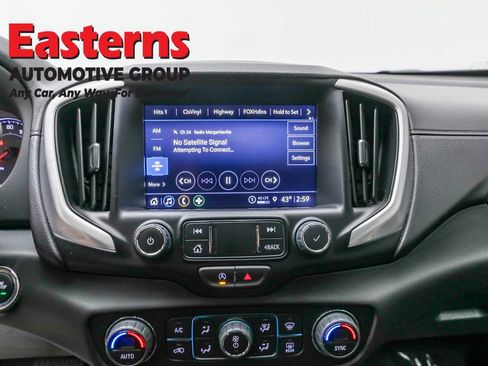 Used 2024 GMC Terrain SLT image 12