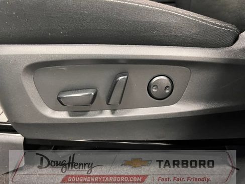 Used 2025 Nissan Pathfinder SV FWD image 29