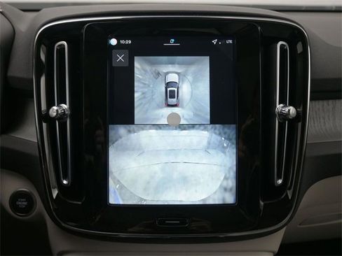 New 2026 Volvo XC40 B5 Ultra w/ Climate Package image 21