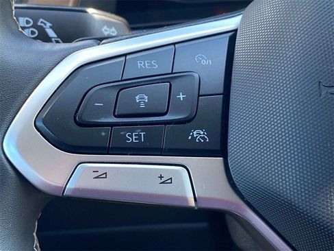 Used 2024 Volkswagen Atlas SE image 26