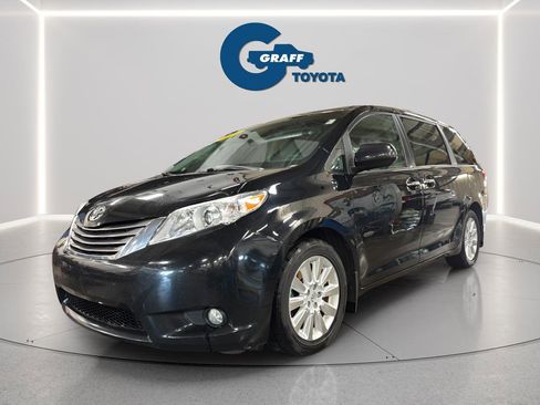 Used 2015 Toyota Sienna XLE AWD/4WD image 1
