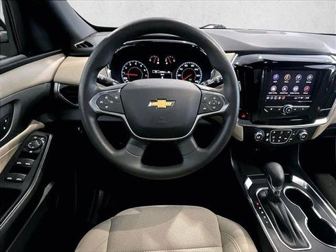 Used 2023 Chevrolet Traverse LS FWD image 7