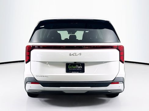 Used 2025 Kia Carnival FWD image 7