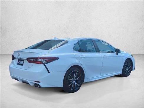Used 2024 Toyota Camry SE FWD image 5