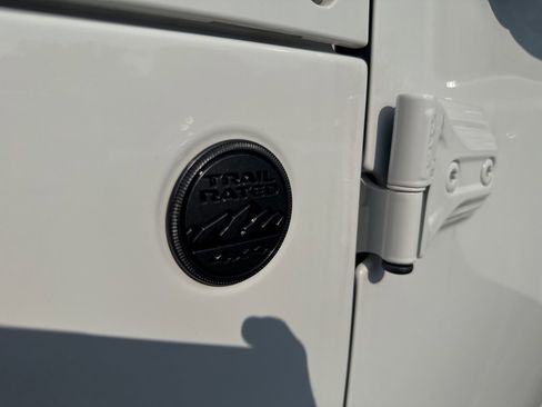 Used 2023 Jeep Wrangler Altitude image 16