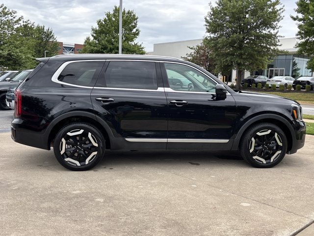 Used 2025 Kia Telluride S AWD/4WD image 2