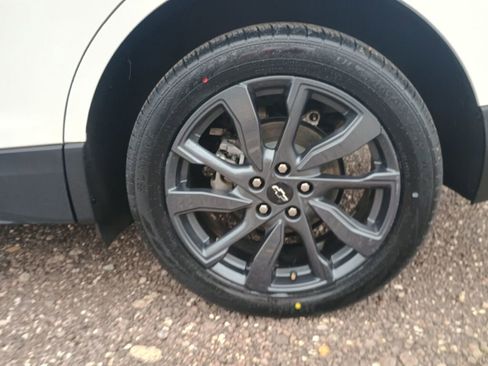 Used 2022 Chevrolet Equinox RS w/ Infotainment Package image 25