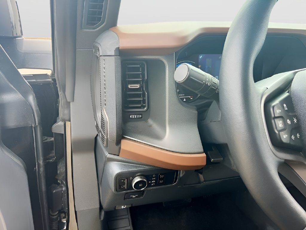 Used 2024 Ford Bronco Outer Banks AWD/4WD image 10
