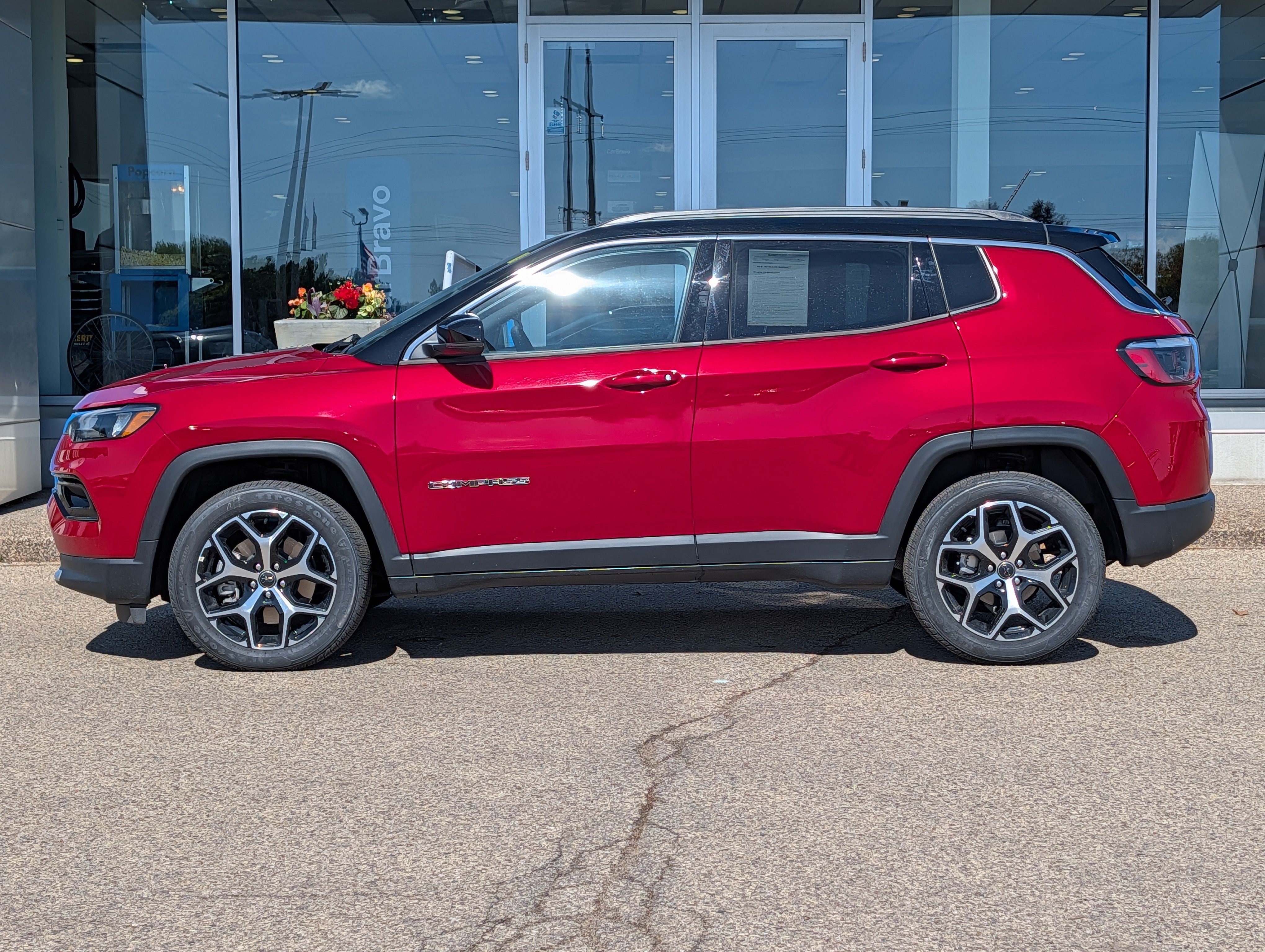 Used 2025 Jeep Compass Limited AWD/4WD image 5