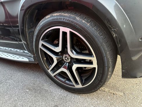 Used 2017 Mercedes-Benz GLS 550 4MATIC image 13