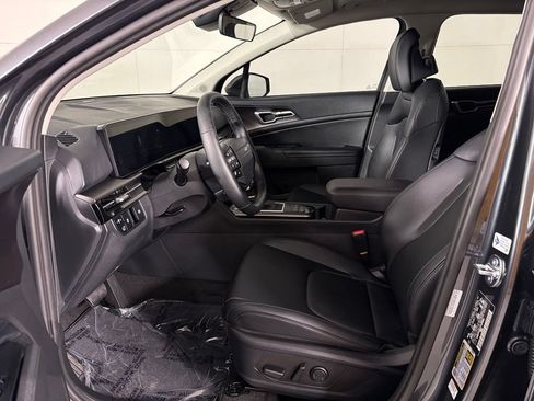 New 2026 Kia Sportage EX FWD image 16