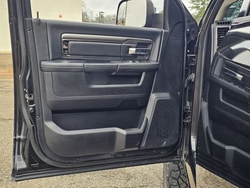 Used 2018 RAM 2500 Big Horn w/ Sport Appearance Group image 15